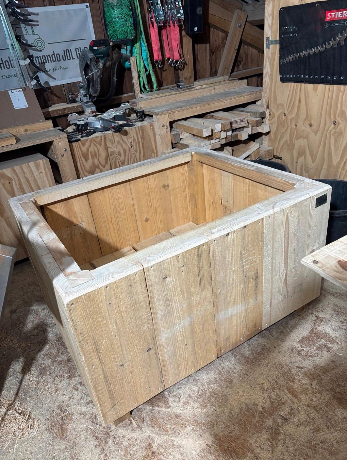 Heuraufe / Futterbox – Bild 3